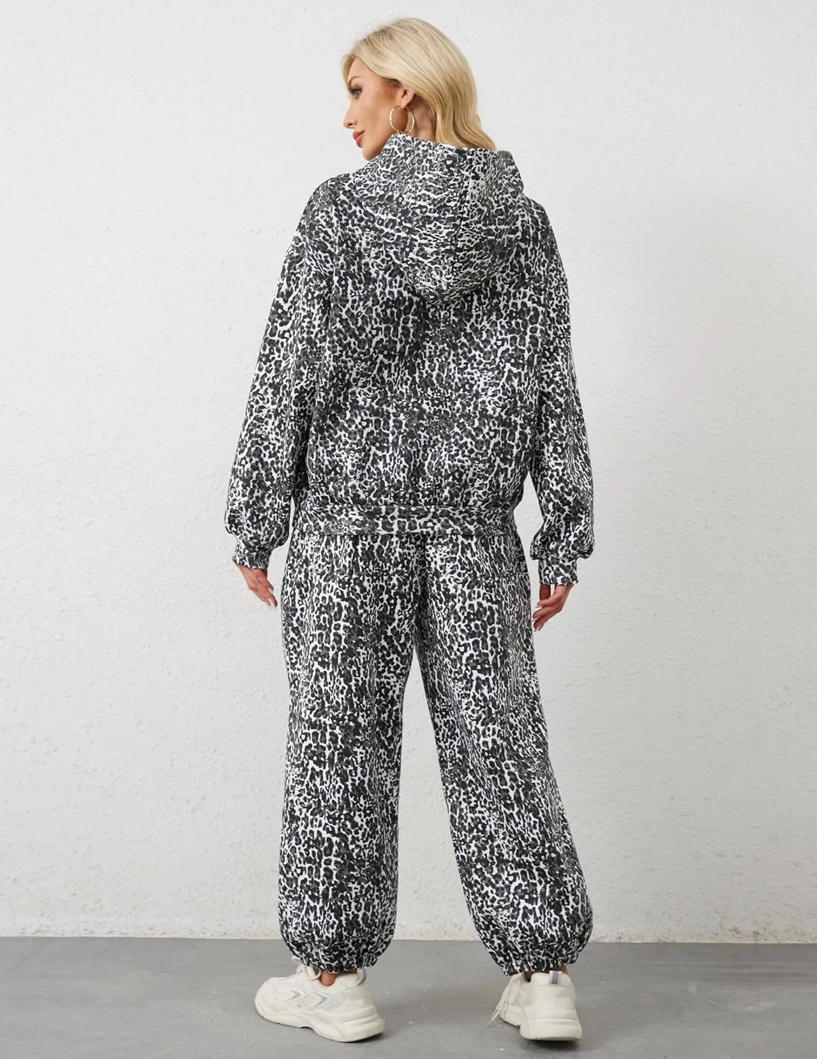 Camo Sweatsuits for Women Set 2 Piece Camo Hoodies Maple Leaf Print Oversized Sweatshirt Lounge Sets Fall Outfits