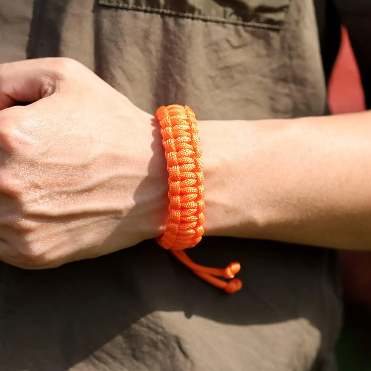 Jewever Paracord Survival Bracelets Braided Paracord Handmade Rope for Couples Men Women Adjustable Size(Set of 2)